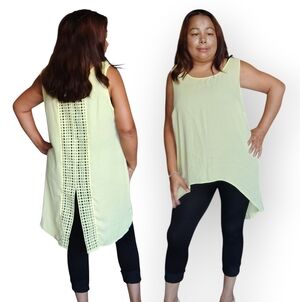 Atmosphere Women's Size 12 Light Yellow Sleeveless Tunic